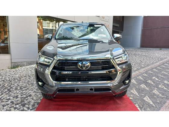 TOYOTA HILUX 2.8 D-4D TURBO DIESEL CD SRX 4X4 AUTOMÁTICO